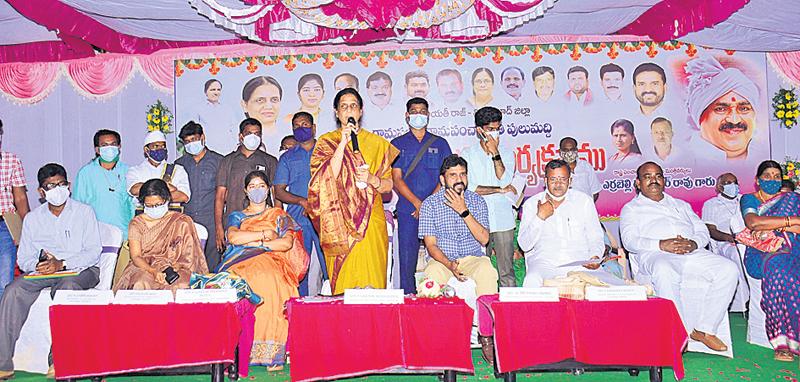 ప్రగతిలో పోటీపడాలి