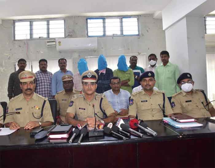 ముగ్గురు అంతర్రాష్ట్ర దొంగల అరెస్ట్‌