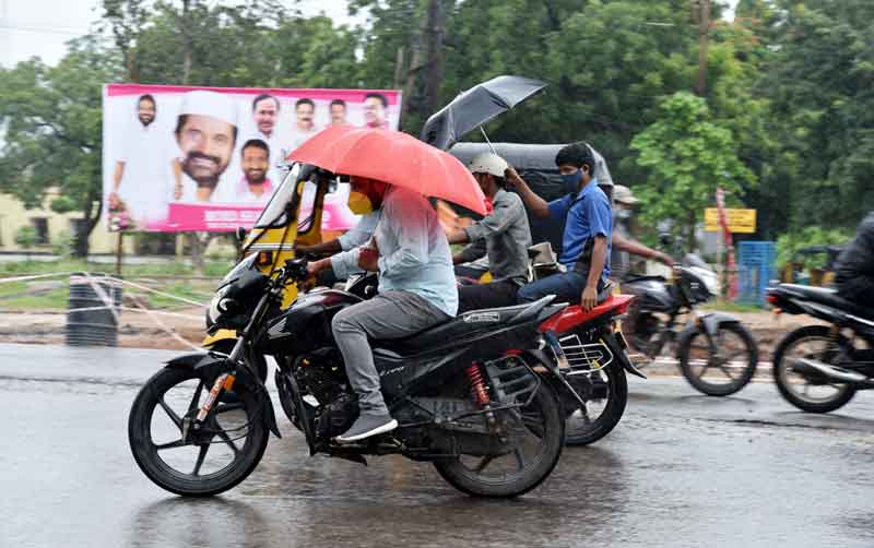 ముంచెత్తిన ముసురు