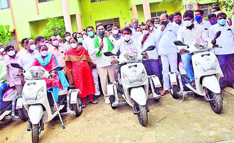 డైనమిక్‌ లీడర్‌  కేటీఆర్‌