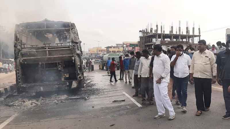 ఆర్టీసీ బస్సు దగ్ధం – తప్పిన పెను ప్రమాదం