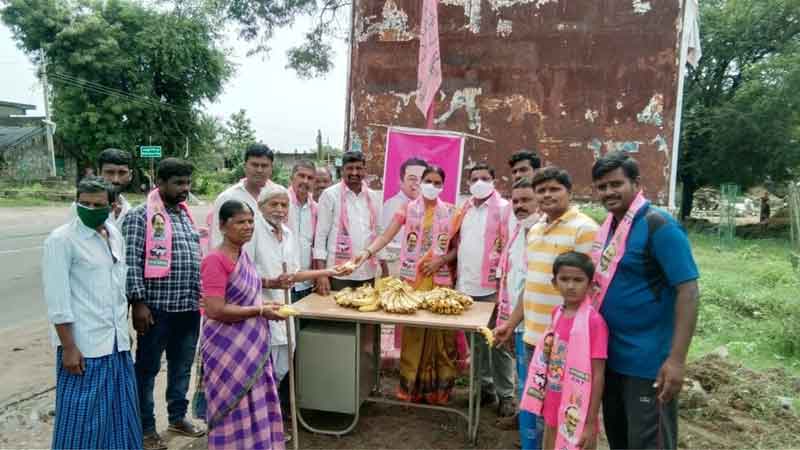 ఘనంగా కేటీఆర్‌ జన్మదిన వేడుకలు