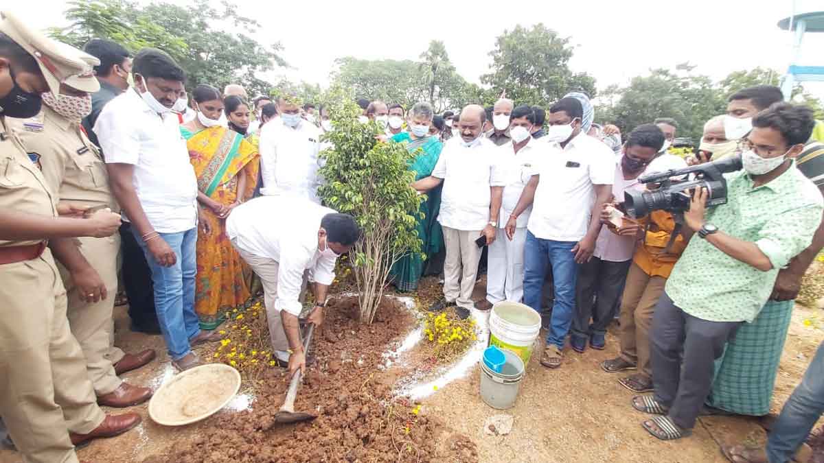 సమష్టి కృషితోనే పల్లెల అభివృద్ధి