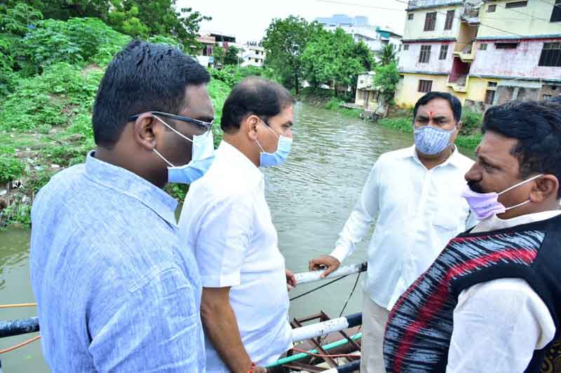 ముందు జాగ్రత్తలతో తప్పిన నష్టం