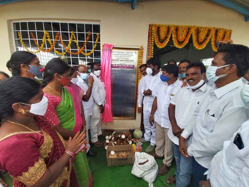 సాగును పండుగలా మార్చింది సీఎం కేసీఆరే