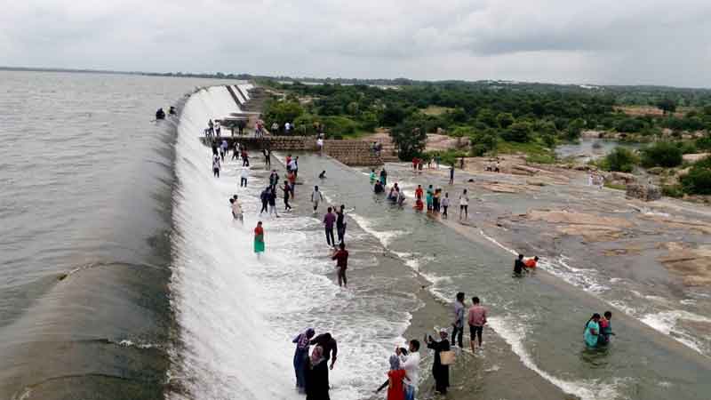 నదిని నిలిపి.. నడిగడ్డకు మలిపి..