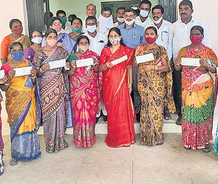 పేదింటి ఆడబిడ్డలకు వరం కల్యాణలక్ష్మి