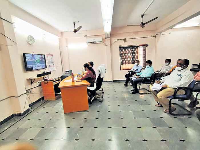 పట్టణ ప్రాంతాలను అభివృద్ధి చేయాలి