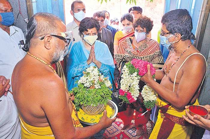 యాదాద్రీశుడి సేవలో హైకోర్టు సీజే