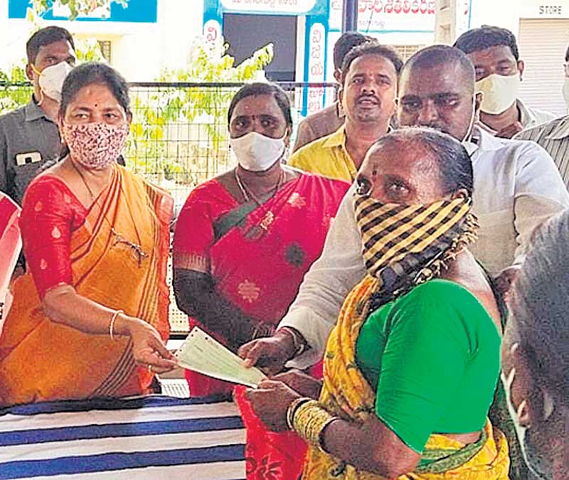 పేదల పెన్నిధి సీఎం కేసీఆర్‌