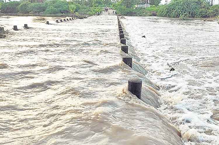 చెరువులకు జలం.. పంటలకు బలం
