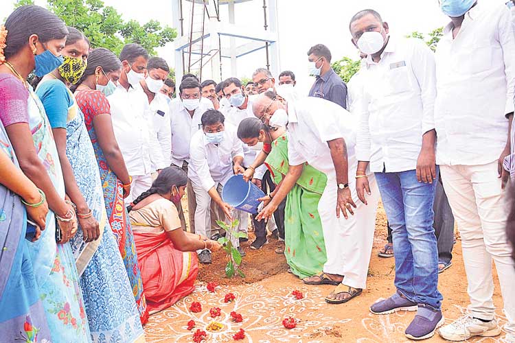 గ్రామాలు అభివృద్ధిలో ముందుండాలి