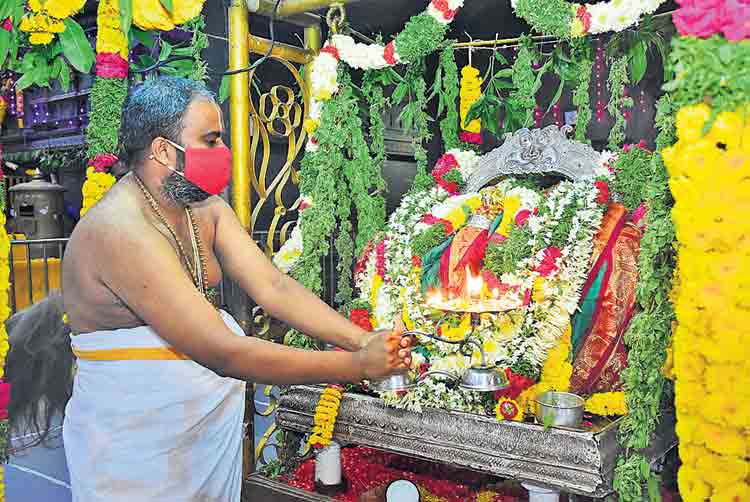 స్వామివారి ఖజానాకు రూ. 3,27,236 ఆదాయం