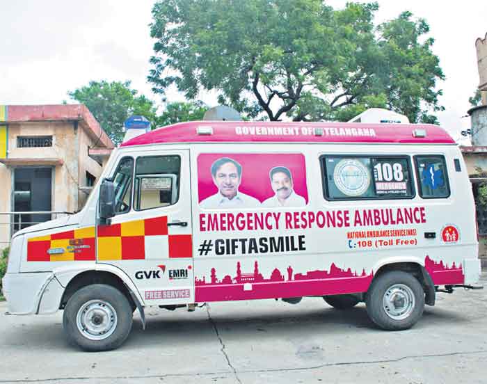 ఊపిరి పోస్తున్న అంబులెన్స్‌లు