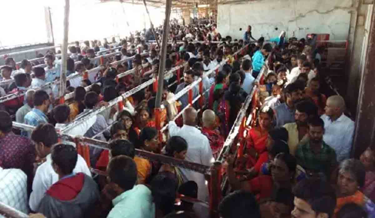 యాదాద్రి ఆలయానికి పెరిగిన భక్తుల రద్దీ