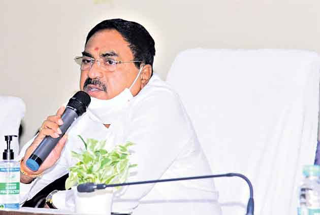 పాలకుర్తిలో ఘనంగా ‘మహిళా బంధు కేసీఆర్‌’ సంబురాలు : మంత్రి