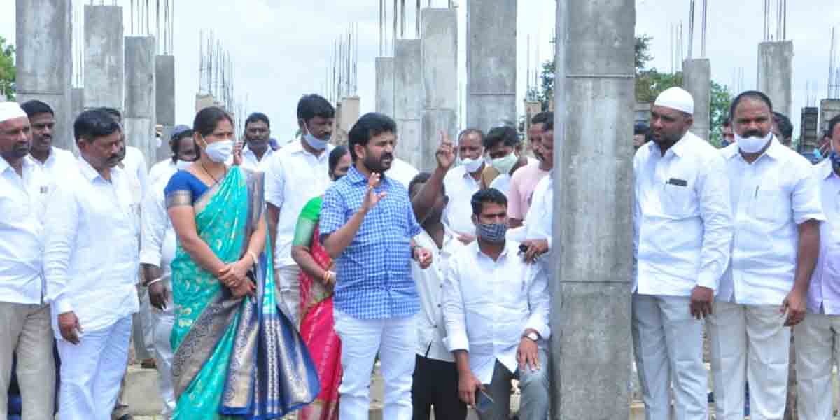 ‘డబుల్‌’ ఇండ్ల నిర్మాణం పనుల్లో వేగం పెంచాలి