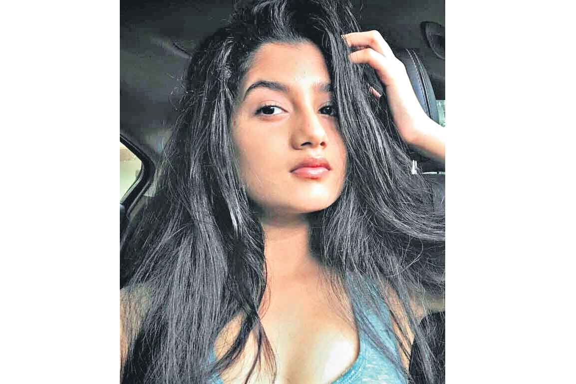 ఆశ్లేషకు అభిమానుల వెల్లువ