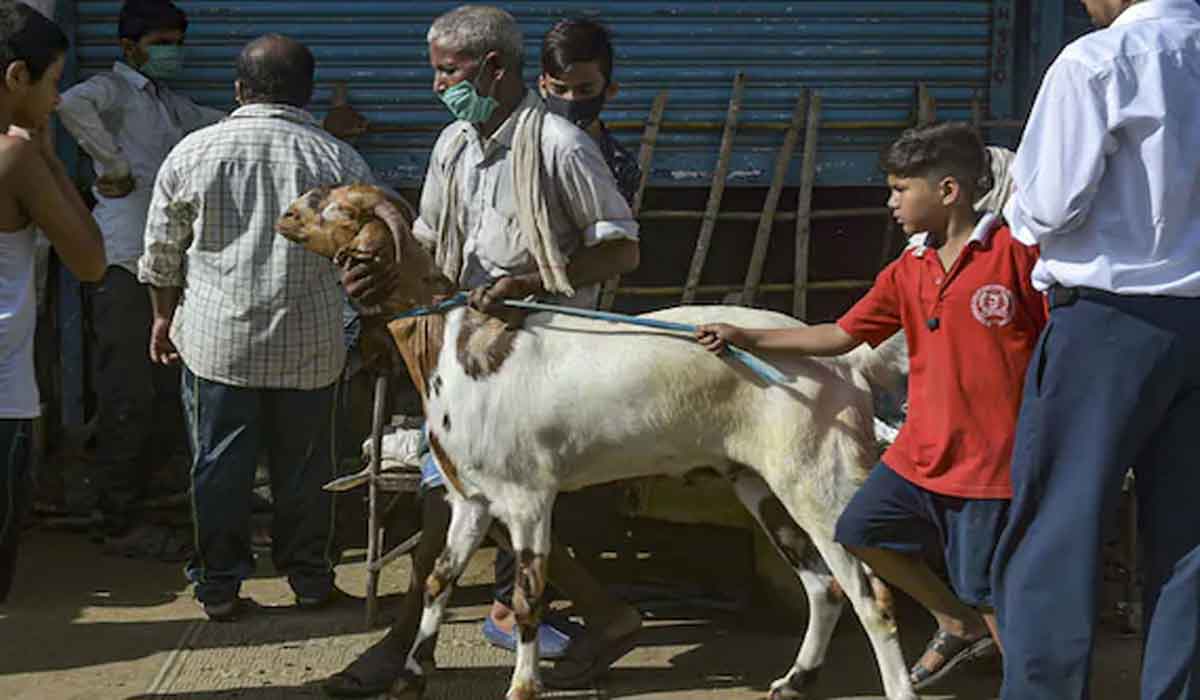 బ‌క్రీద్ కోసం ఆంక్ష‌లు స‌డ‌లింపు.. కేర‌ళ‌పై సుప్రీం సీరియ‌స్‌