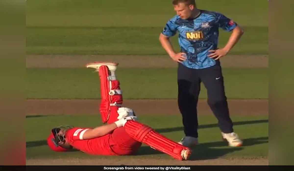 గాయ‌ప‌డిన‌ బ్యాట్స్‌మ‌న్‌ను ర‌నౌట్ చేయ‌ని ఫీల్డింగ్ టీమ్‌.. వీడియో వైర‌ల్‌