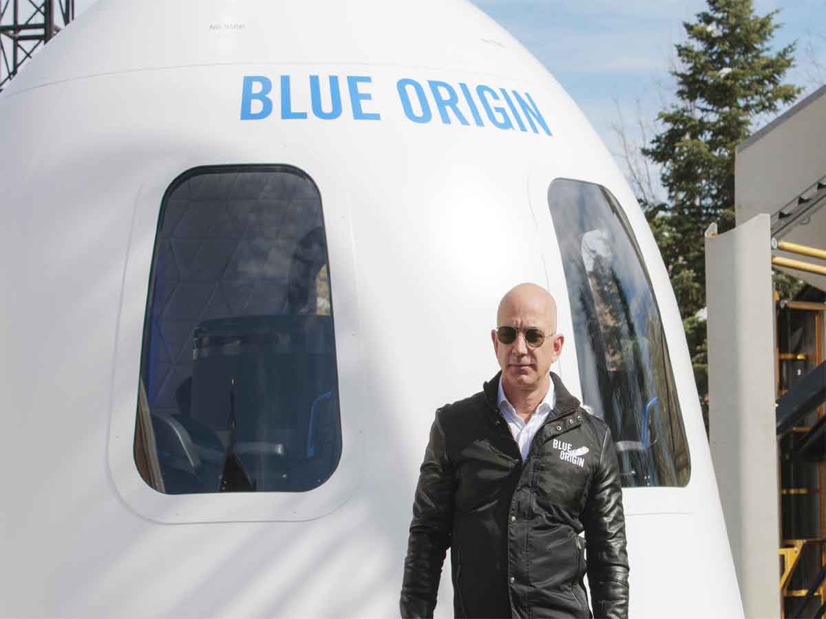 బెజోస్‌తో స్పేస్ ట్రిప్.. 206 కోట్లు క‌ట్టి ఇప్పుడు రాలేనంటున్న‌ పాసింజ‌ర్‌