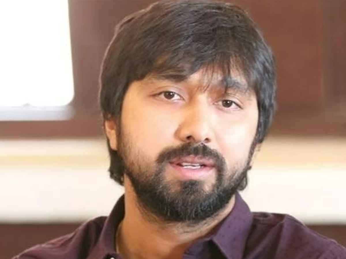 బ‌న్నీ ప‌క్క‌న ఛాన్స్.. ప‌రువు కోసం సినిమా ఛాన్స్ వ‌దులుకున్న బాబీ