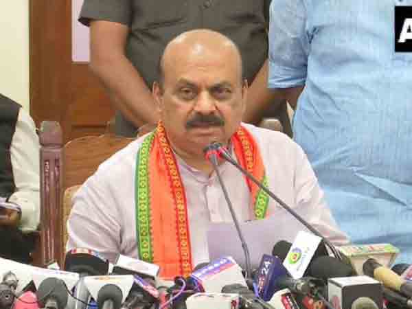 కర్ణాటకలో బలవంతపు మతమార్పిడులపై చట్టం తెచ్చే యోచనలో బొమ్మై!