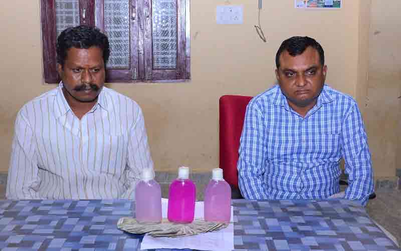 ఏసీబీ వలలో గుట్ట సబ్‌ రిజిస్ట్రార్‌