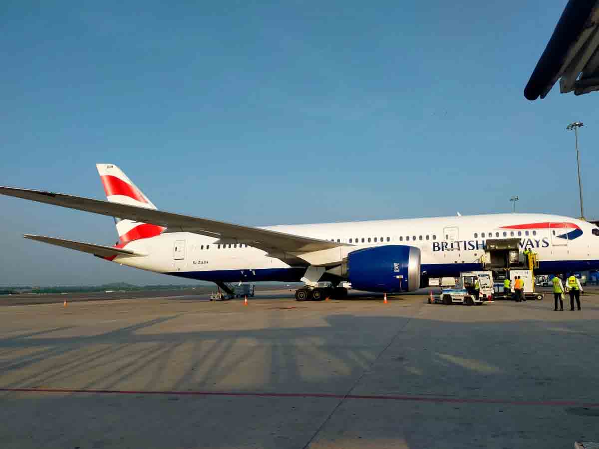 హైదరాబాద్-లండన్ విమాన సర్వీసులు పున:ప్రారంభం