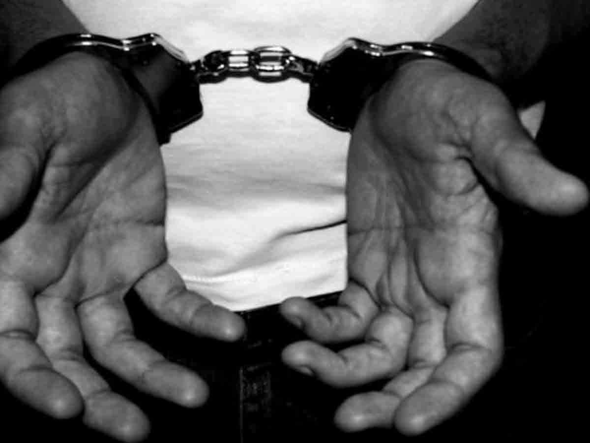 న‌గ‌రంలో దొంగ‌త‌నాల‌కు పాల్ప‌డుతున్న పూణేకు చెందిన ముగ్గురు అరెస్టు
