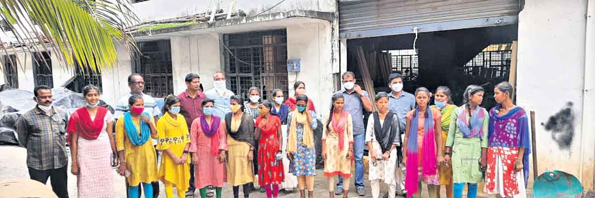 172 మందికి వెట్టి నుంచి విముక్తి