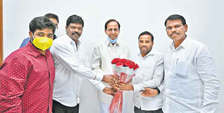 దళిత బంధు వ్యతిరేకులు ద్రోహులే