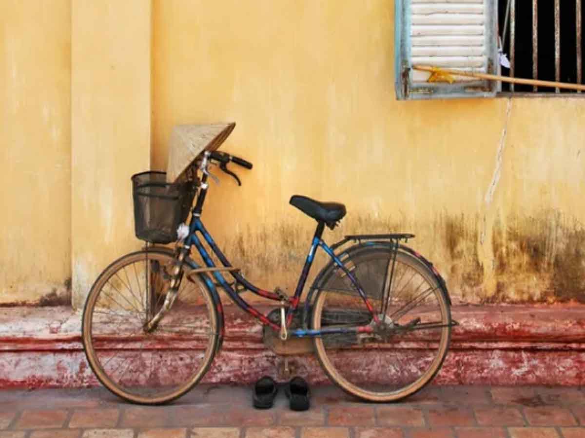 సైకిల్‌ పార్కింగ్‌పై ఘర్షణ.. కత్తిపోటుతో వ్యక్తి మృతి