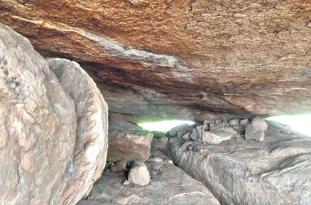 ఆదిమానవుడి అద్భుత చిత్రలేఖనం