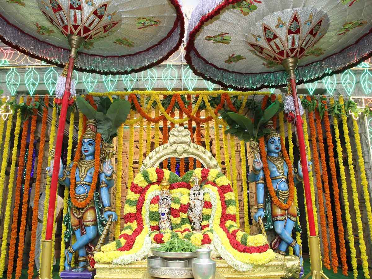 తిరుమలలో ఏకాదశి సందర్భంగా ప్రత్యేక పూజలు