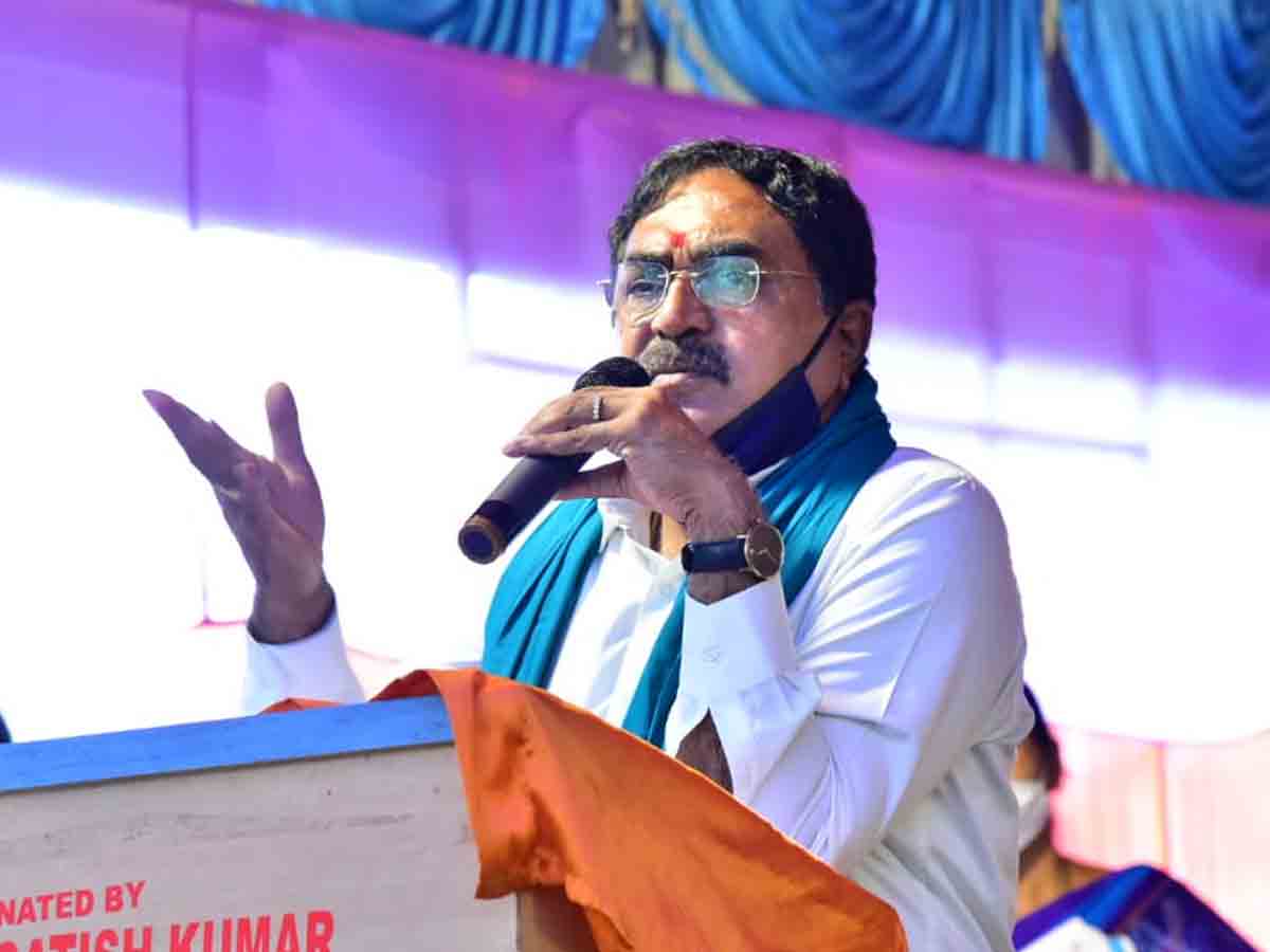 పుట్టి పెరిగిన ఊరి రుణం తీర్చుకోవాలి : మంత్రి ఎర్ర‌బెల్లి ద‌యాక‌ర్‌రావు