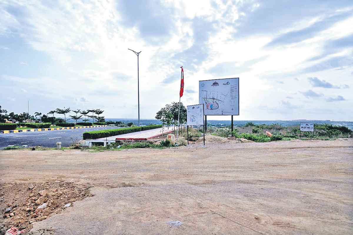 కోకాపేట.. కాసుల మూట