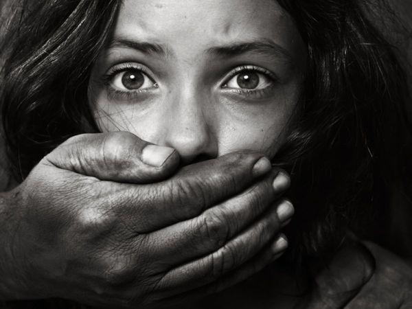 ప్రేమ‌ను నిరాక‌రించింద‌ని ఆటోలో బాలికను కిడ్నాప్ చేసి ఆపై..