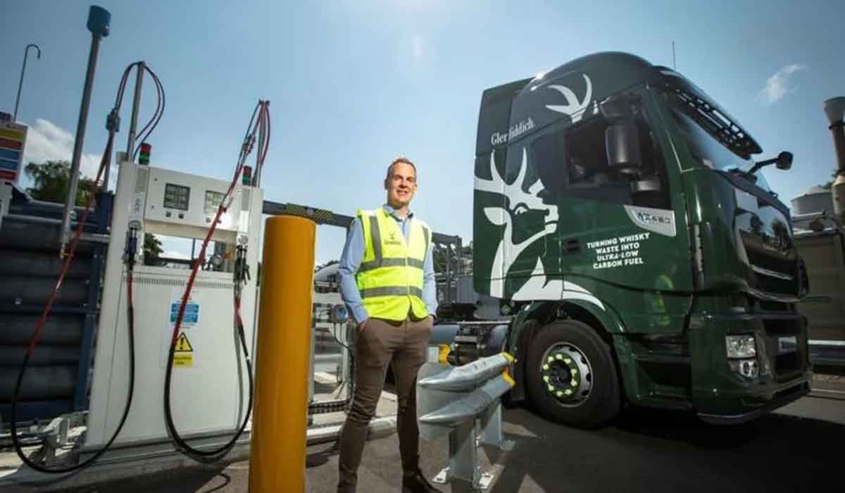 వావ్.. విస్కీ వ్య‌ర్థాల‌తో బ‌యోగ్యాస్ సృష్టించి.. వాటితోనే ట్ర‌క్కులు న‌డిపించి..