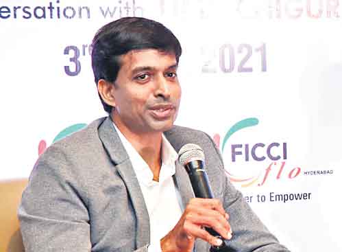 ‘ కరోనాతో కష్టాల్లో కెరీర్లు’