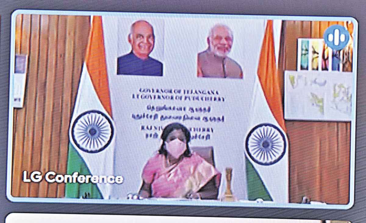 నగరం వాణిజ్య, వ్యాపార రంగాలలోనూ ఎదగాలి