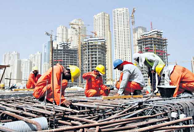 గల్ఫ్‌లో కనీస వేతనాల పునరుద్ధరణ