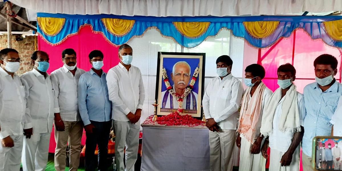 ఎమ్మెల్యే సుదర్శన్‌రెడ్డిని పరామర్శించిన మంత్రి హరీశ్‌రావు