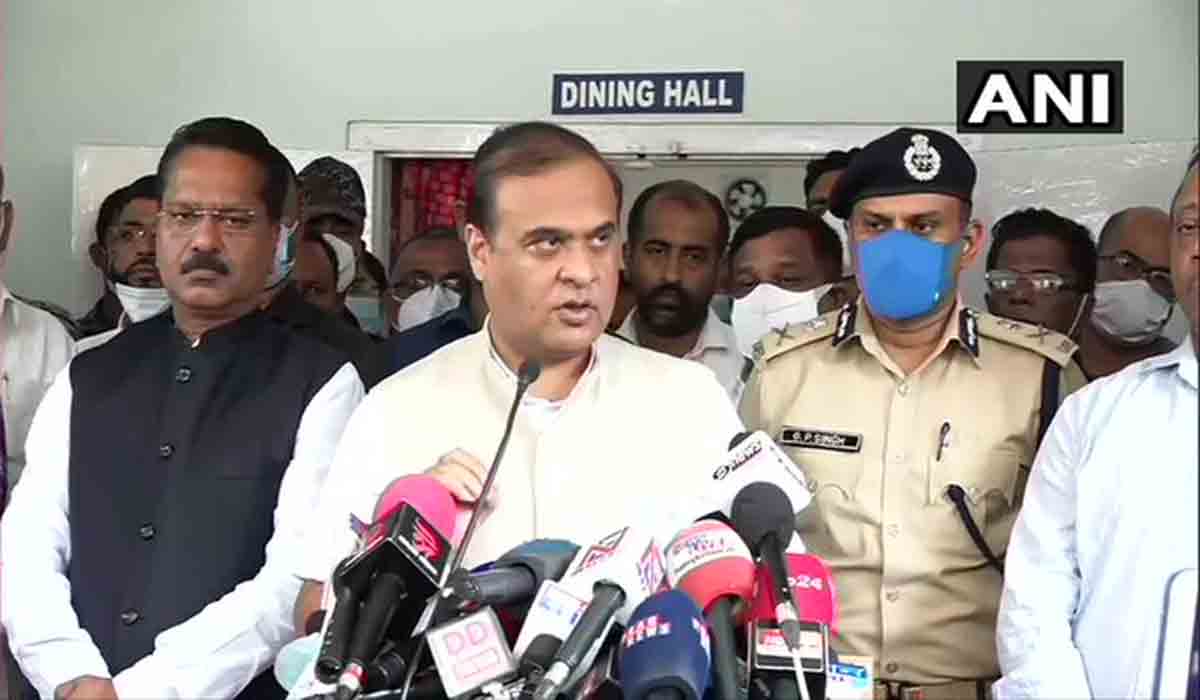 మృతిచెందిన పోలీసు కుటుంబాల‌కు 50 ల‌క్ష‌ల ఆర్థిక సాయం