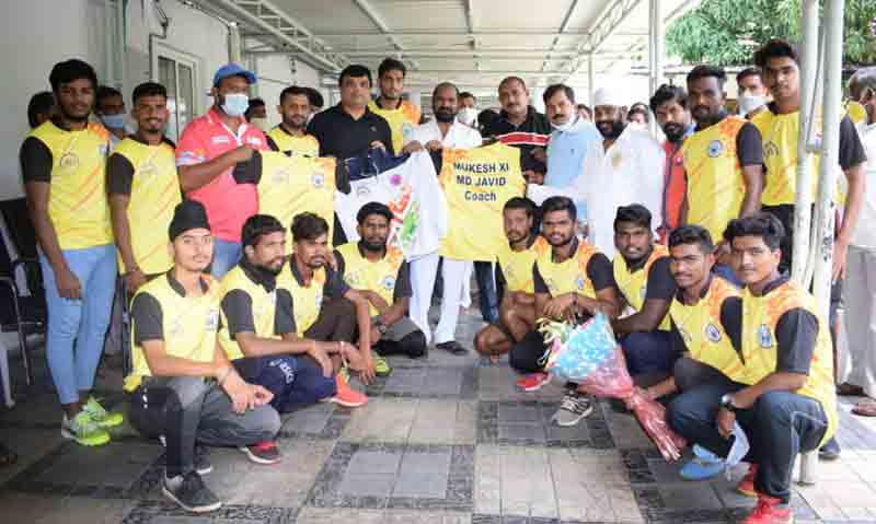 జెర్సీ ఆవిష్కరించిన