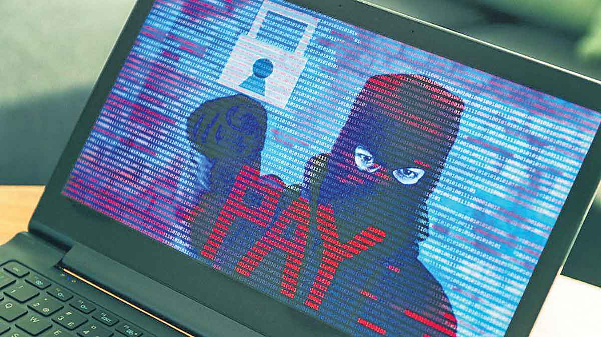 మోసపోయారు.. పోలీసులను ఆశ్రయించారు..