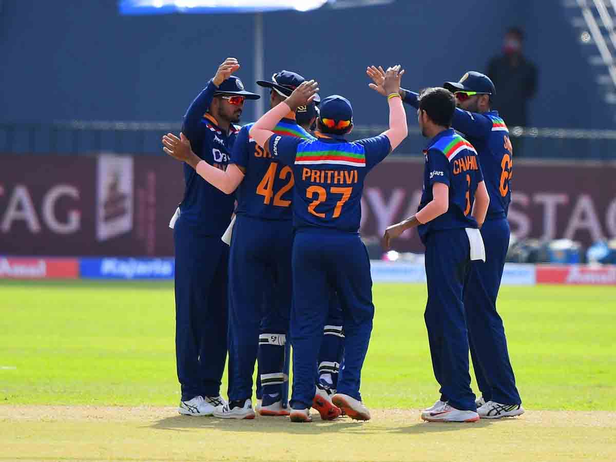 INDvsSL : భార‌త్ విజ‌య‌ల‌క్ష్యం 263 పరుగులు