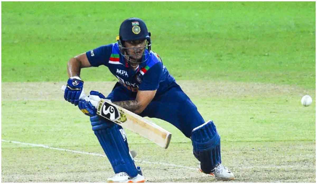 ఫ‌స్ట్ బాల్‌కే సిక్స్ కొడ‌తా చూడండి.. టీమ్ మేట్స్‌కు చెప్పి మ‌రీ బాదిన ఇషాన్‌