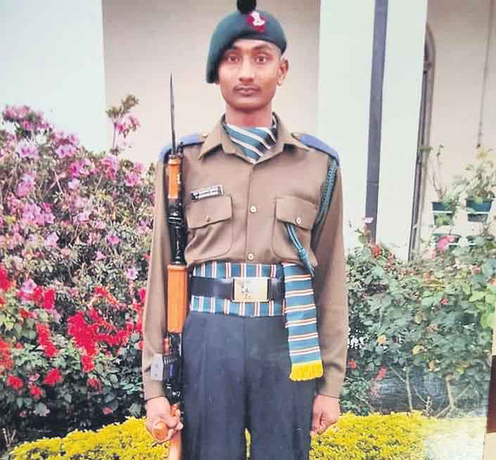 కశ్మీర్‌లో ఎన్‌కౌంటర్‌.. గుంటూరు వాసి వీరమరణం