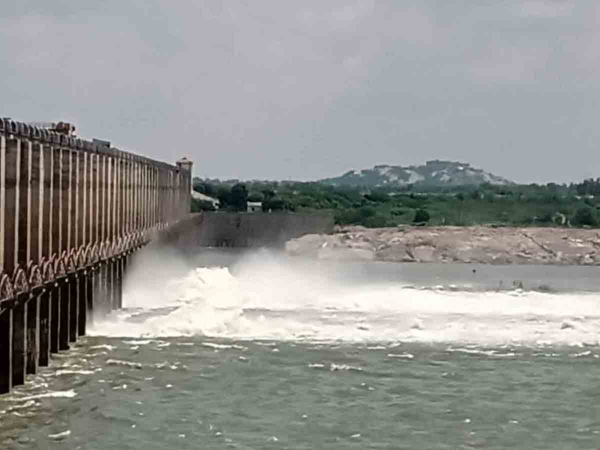 జూరాల ప్రాజెక్టుకు మళ్లీ పెరిగిన వరద